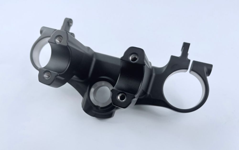 ダイキャスト部品の鋳造・切削加工