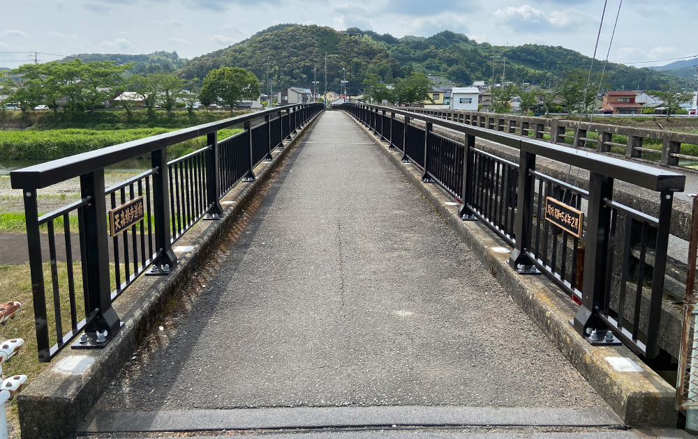 橋梁関連（鋼製高欄・橋梁補修材）