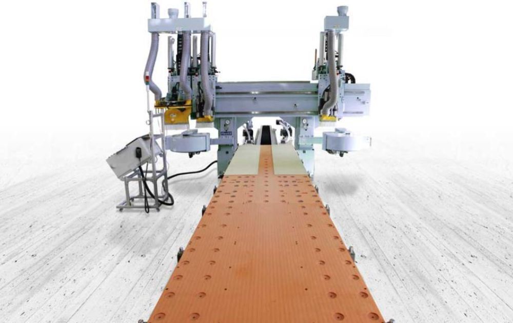 プレカットNC加工機				